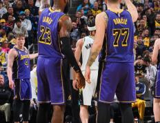 格林绝杀时刻，冲击季后赛点燃赛场，76人迎来胜利！